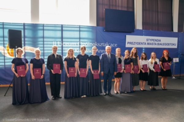 230922-stypendia-prezydenta-miasta-1112E287EFA-4ACF-63D0-EA96-097DC2F4260E.jpg